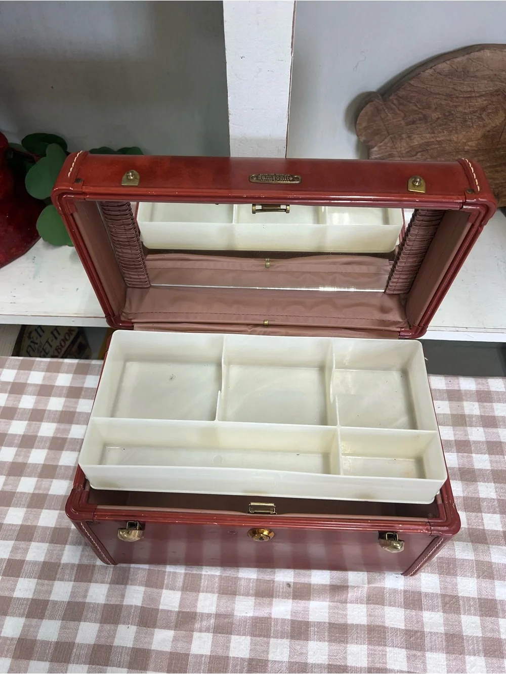 Vintage samsonite traincase brown luggage with key and tray makeup granny core